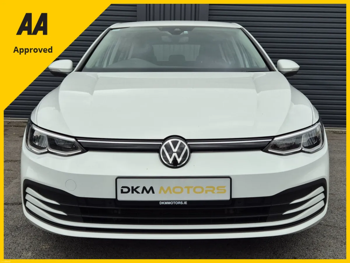 Volkswagen Golf LIFE 2.0 TDI 115HP 5DR - Image 2