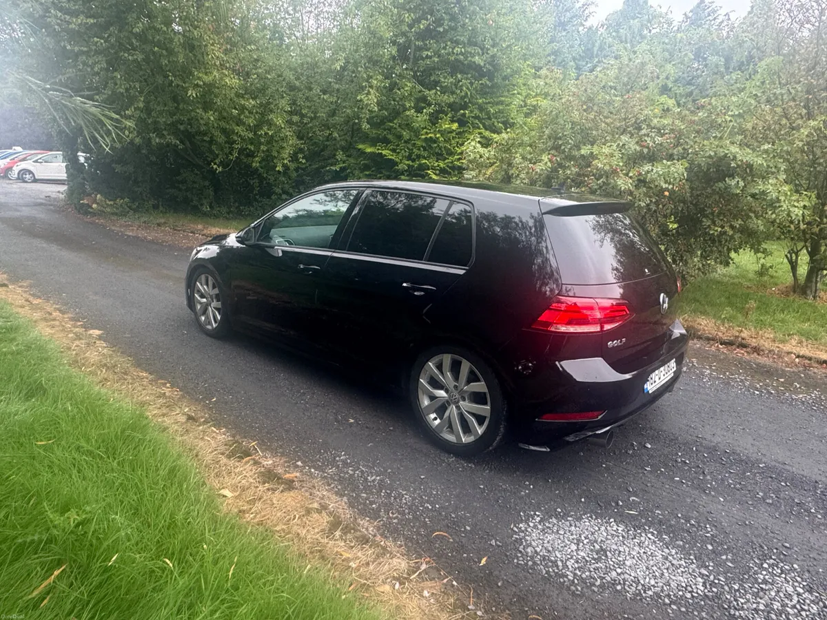 18 VW GOLF 1.4TSI DSG AUTO - Image 3