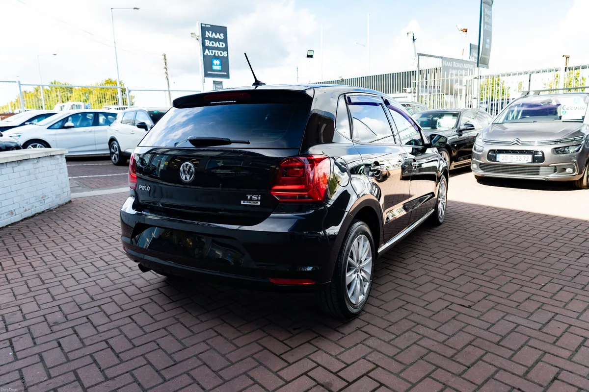 VOLKSWAGEN POLO 1.2 TSI COMFORTLINE PLUS 5DR HATCH - Image 3
