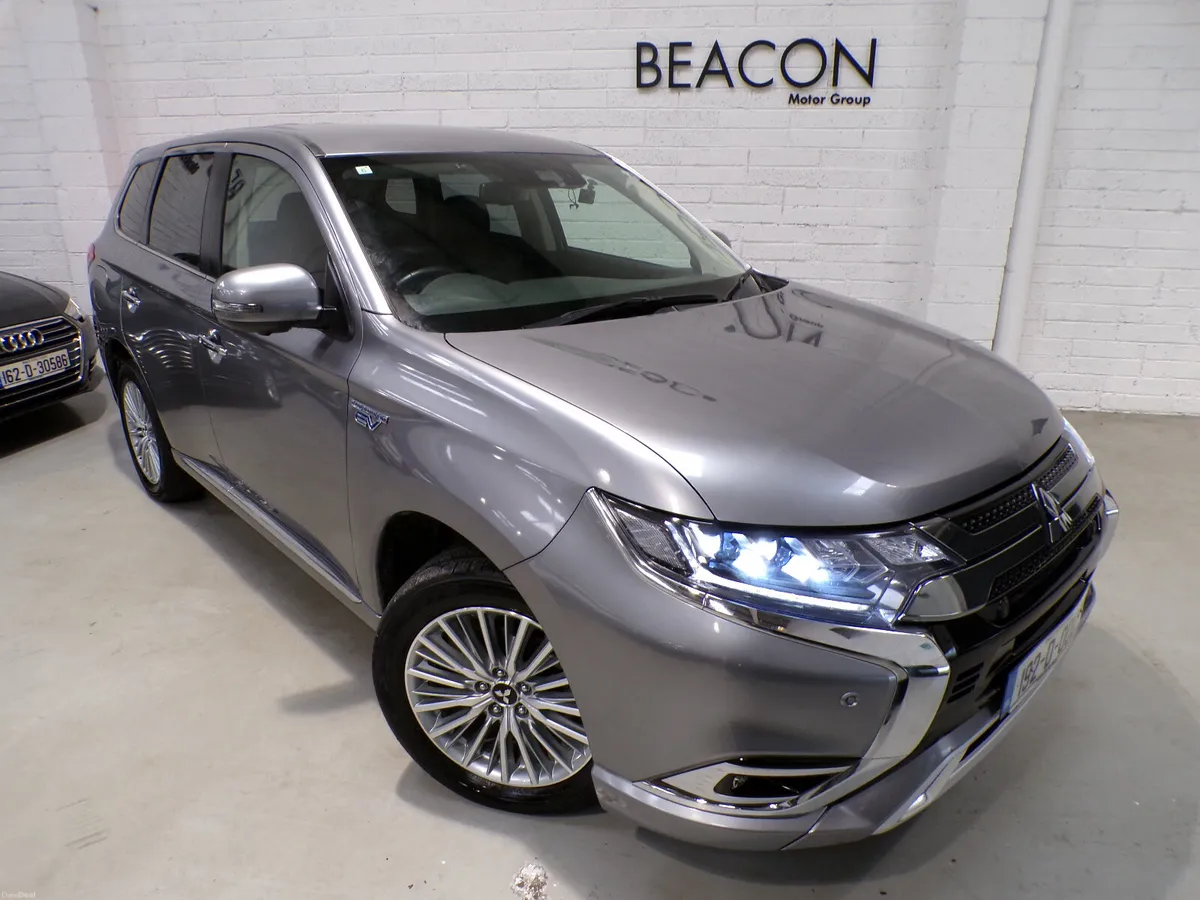 *47,000 MILES*2.4 AUTO HYBRID PLUG-IN*4X4*MITSUBIS - Image 2