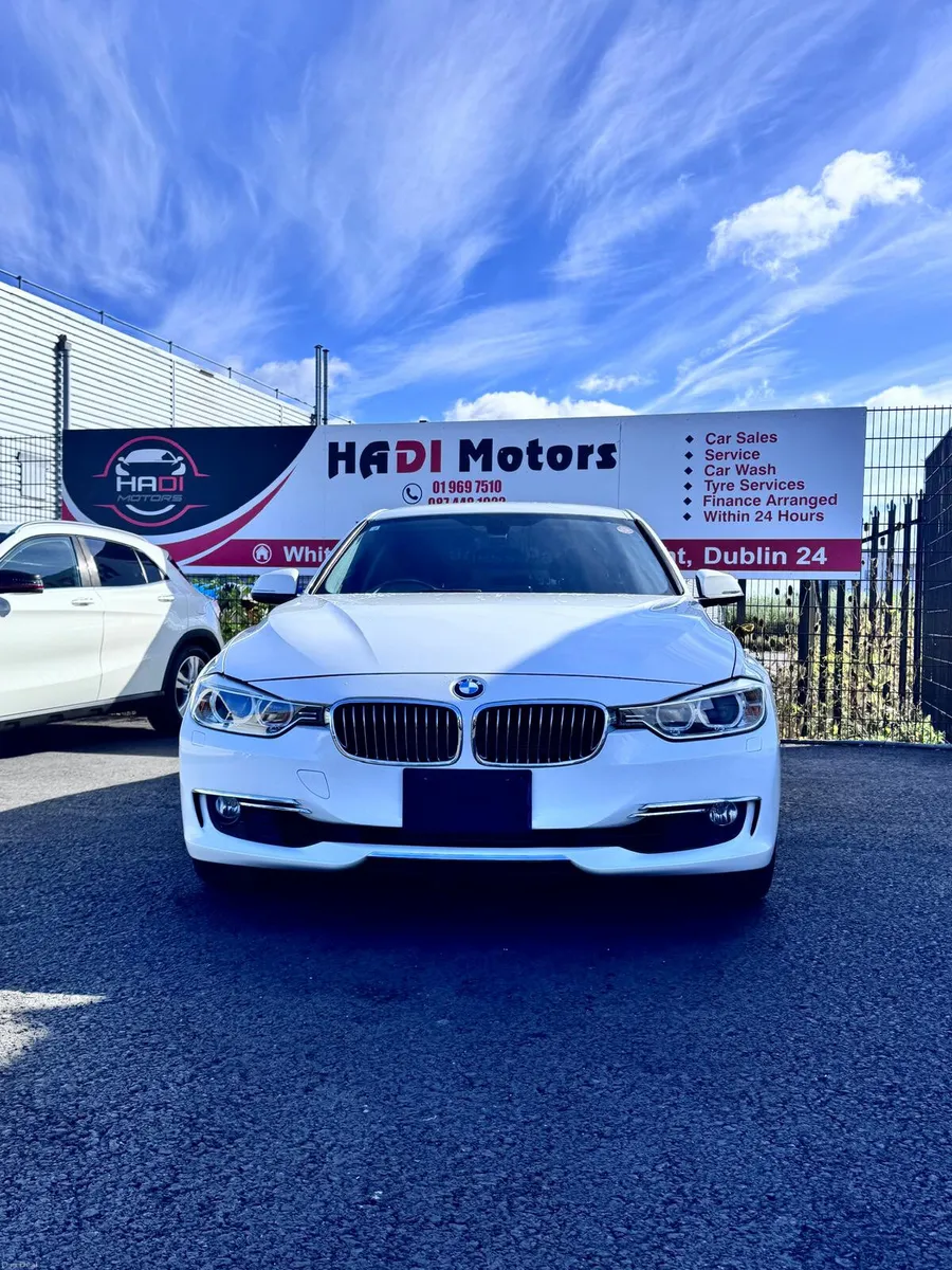 bmw 320 i 2013 white - Image 1
