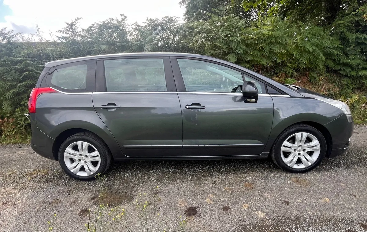 Peugeot 5008 1.6 HDI 7 Seater New Test and Tax - Image 4