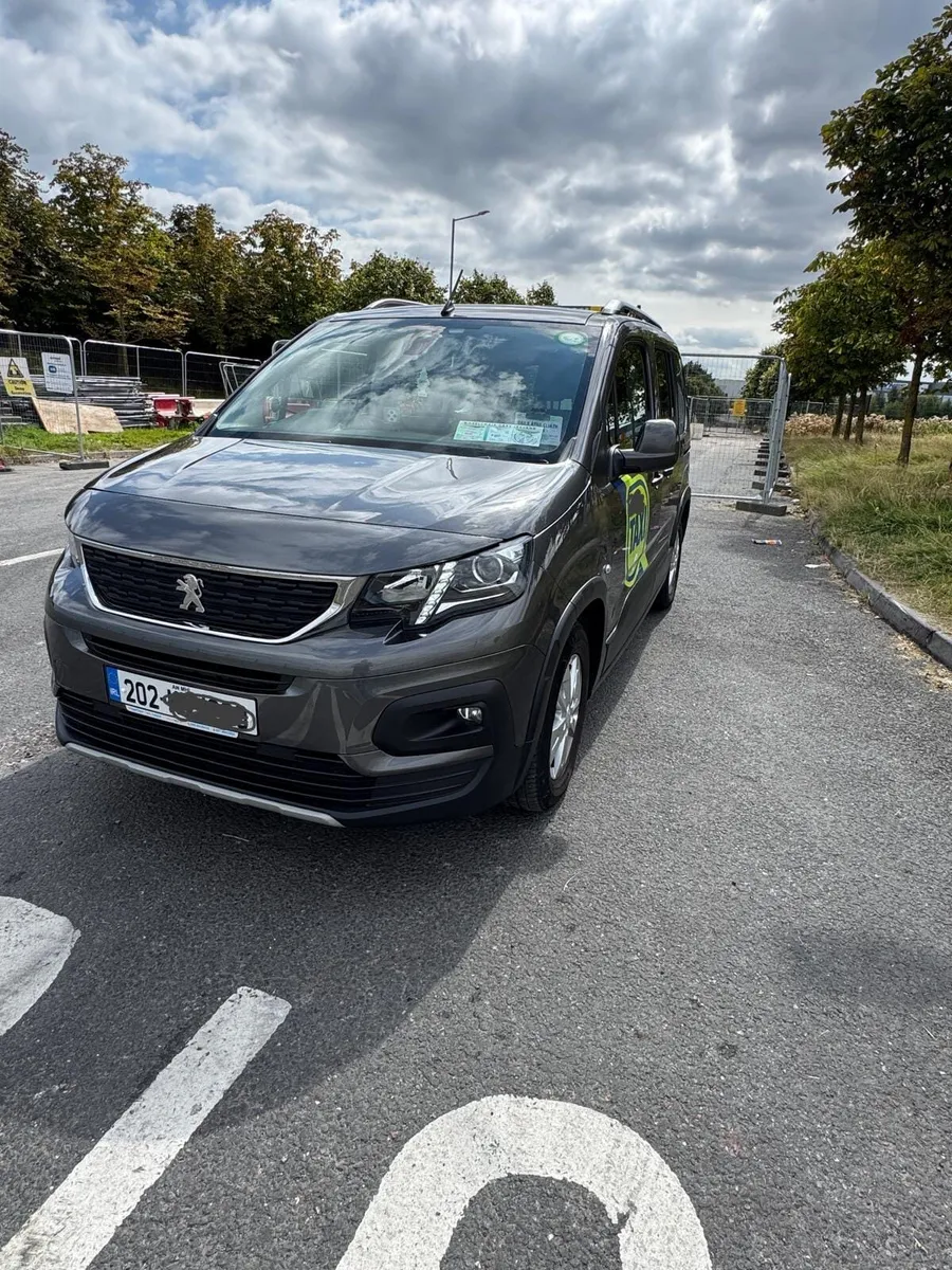 Peugeot Rifter Wheelchair Taxi Spec - Image 1