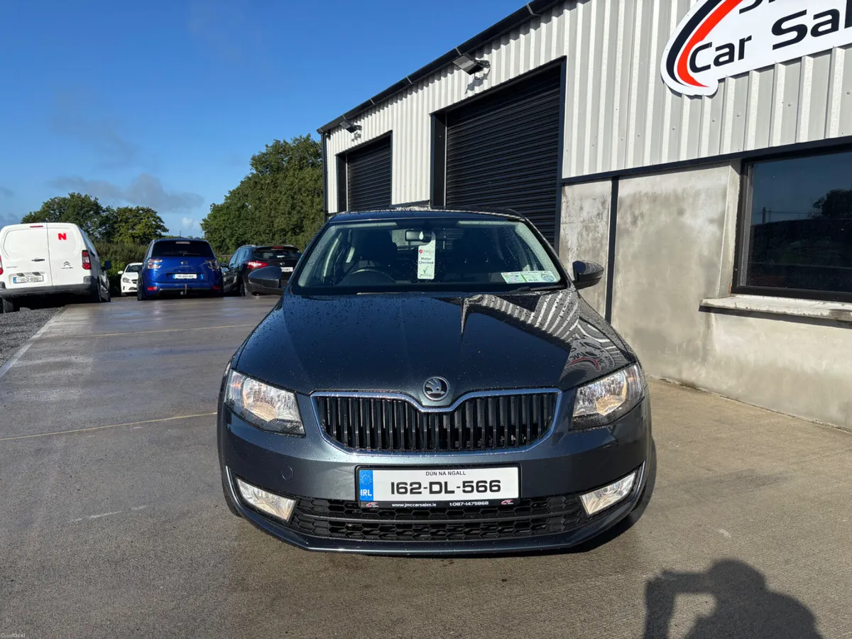 STUNNING 2016 SKODA OCTAVIA 1.6L - Image 2