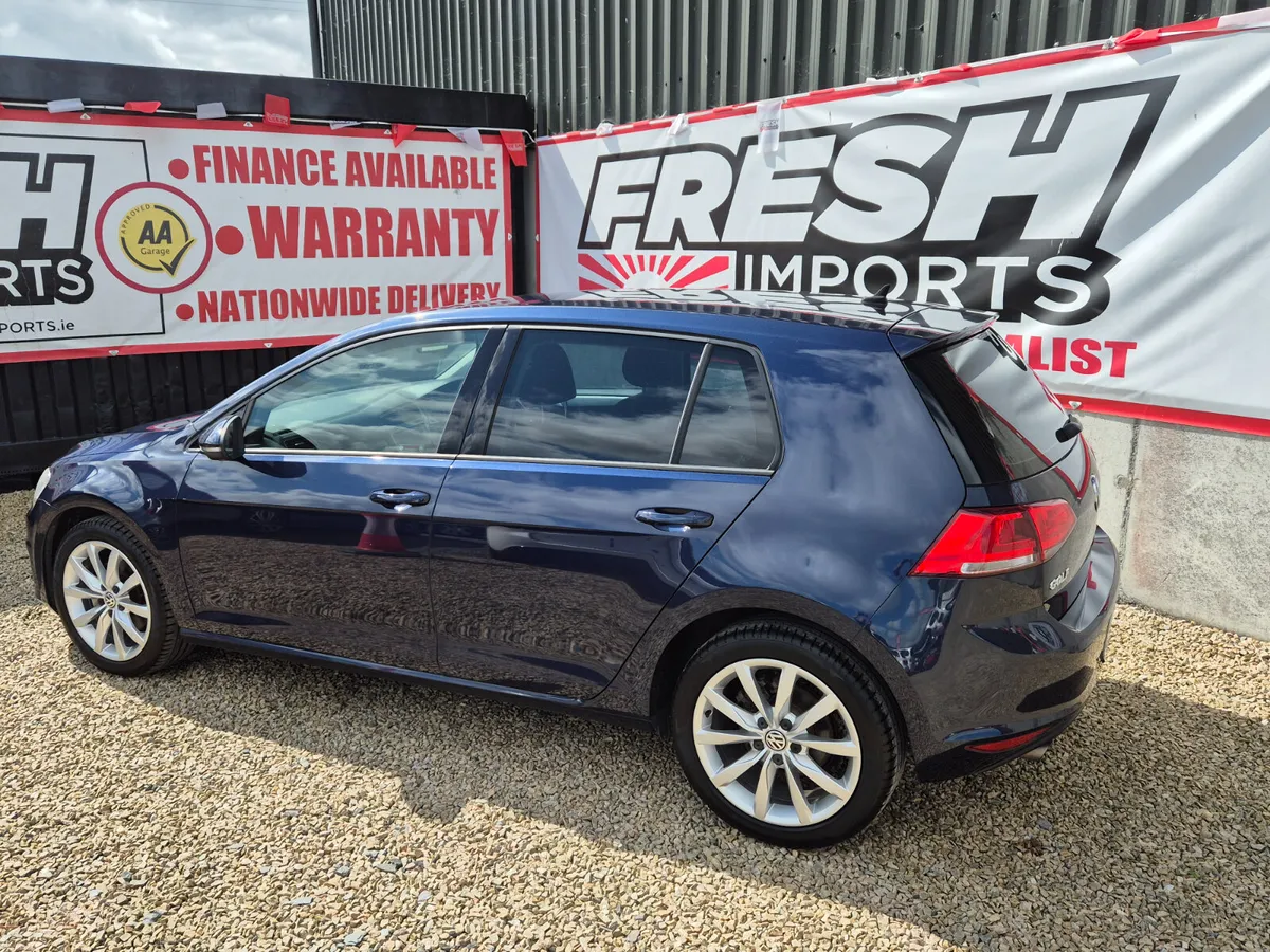 VOLKSWAGEN GOLF auto(low km) - Image 2