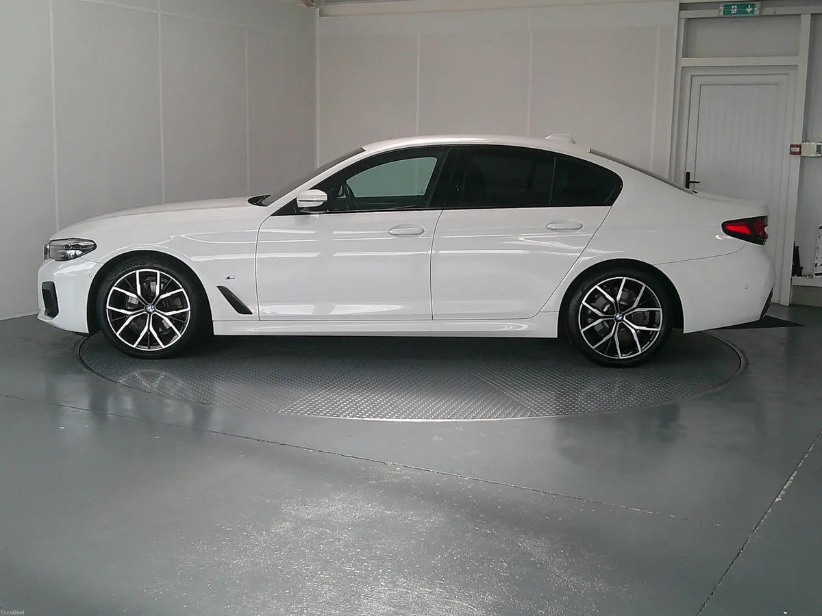 BMW 5-Series 2023 - Image 4