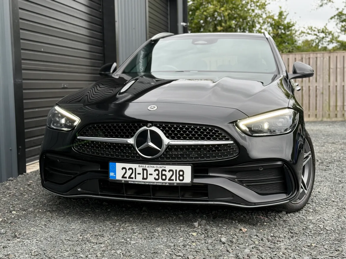 221 Mercedes-Benz C300e Premium Plus - Image 2