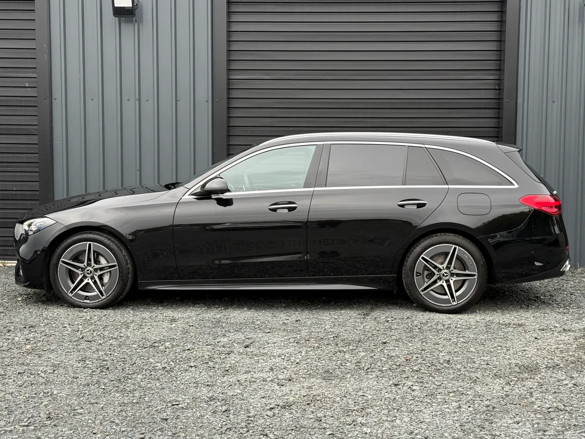 221 Mercedes-Benz C300e Premium Plus - Image 4