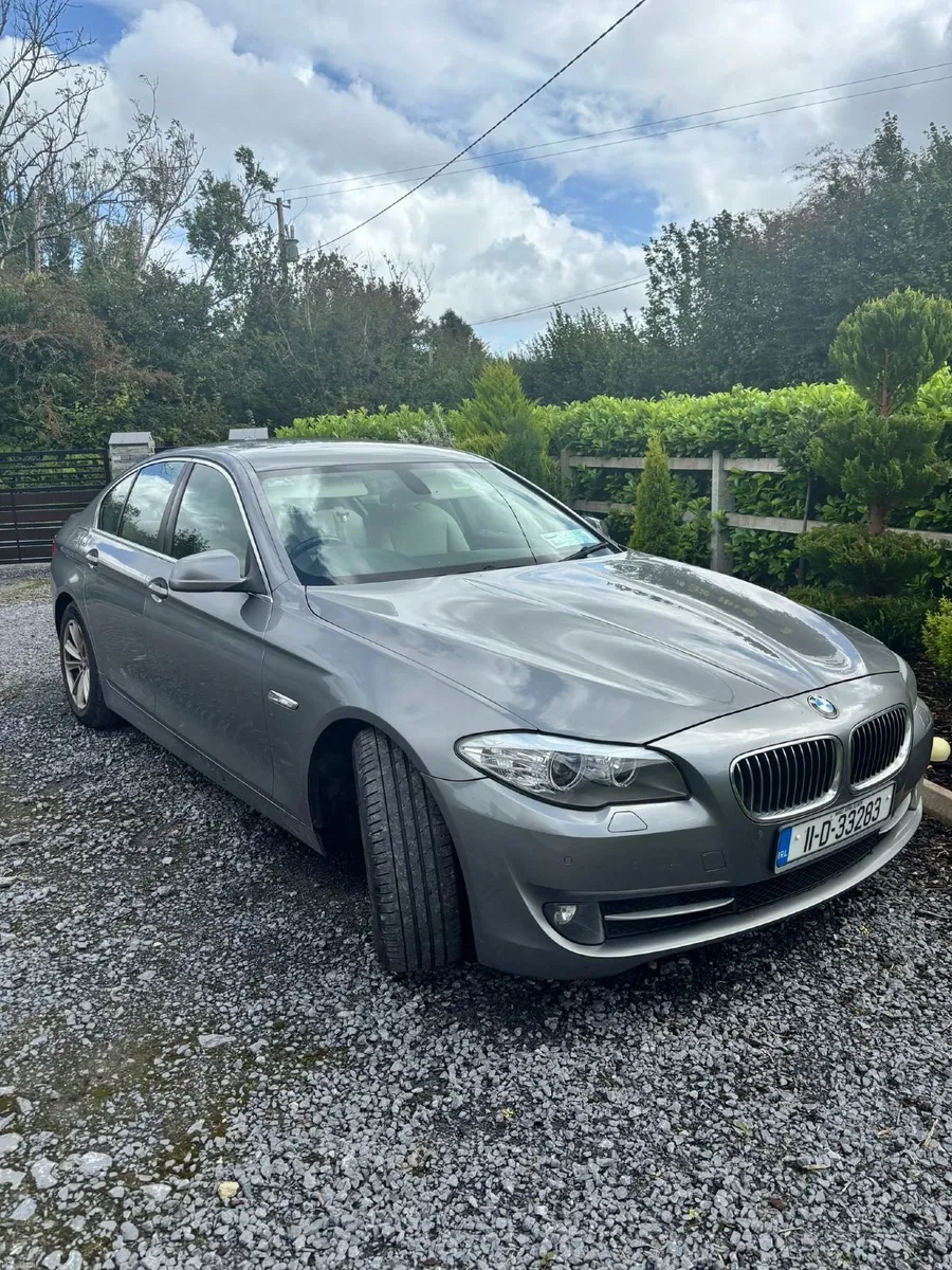 BMW 5-Series 2011 - Image 1