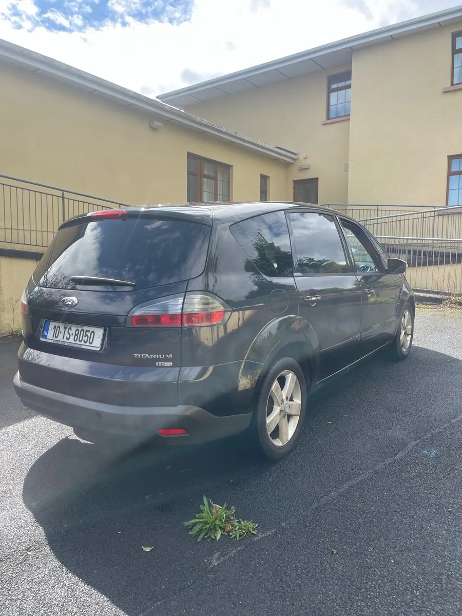Ford S-max 7 seater - Image 1