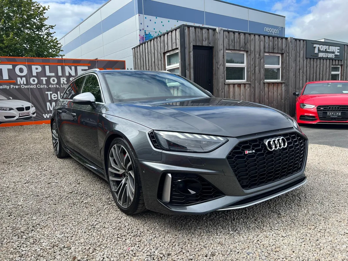2021 AUDI RS4//ONLY 5K MILES//MINT CONDITION/ - Image 4