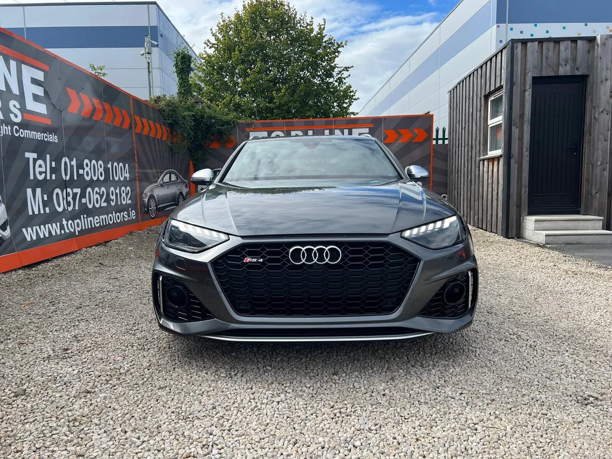 2021 AUDI RS4//ONLY 5K MILES//MINT CONDITION/ - Image 3