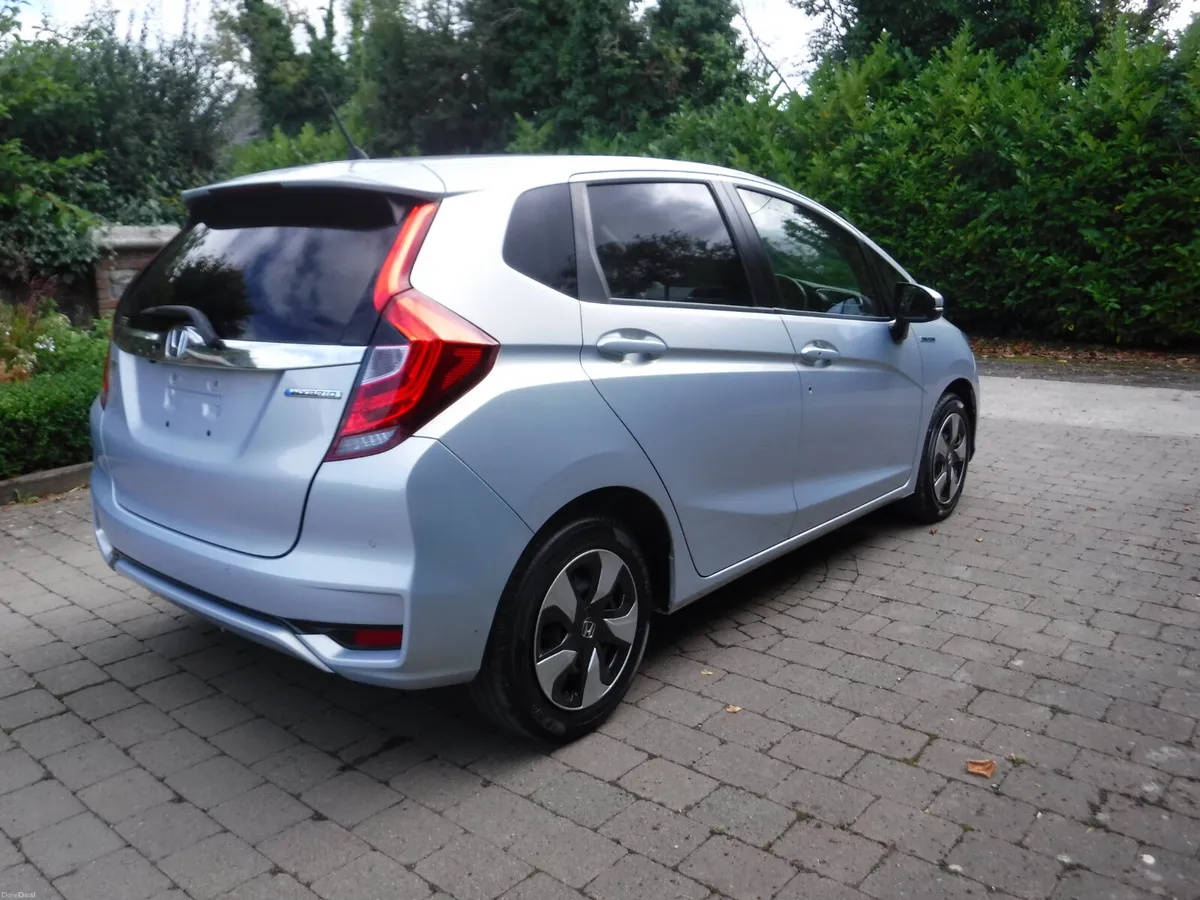 HONDA FIT 1.5 AUTO HYBRID L-SPEC LOW MILEAGE - Image 3