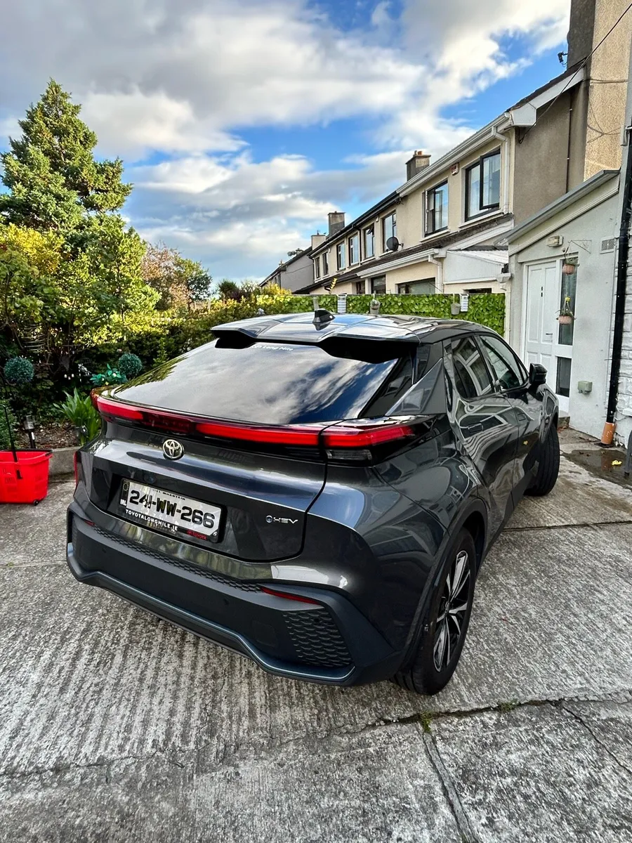 241 Toyota CHR Sport 1.8 Auto - Image 2