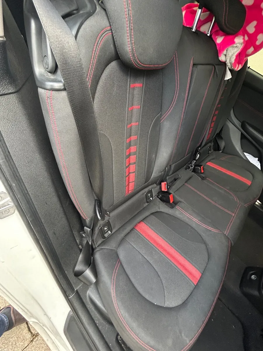 BMW 218 Grand Tourer sport 7 seater - Image 4