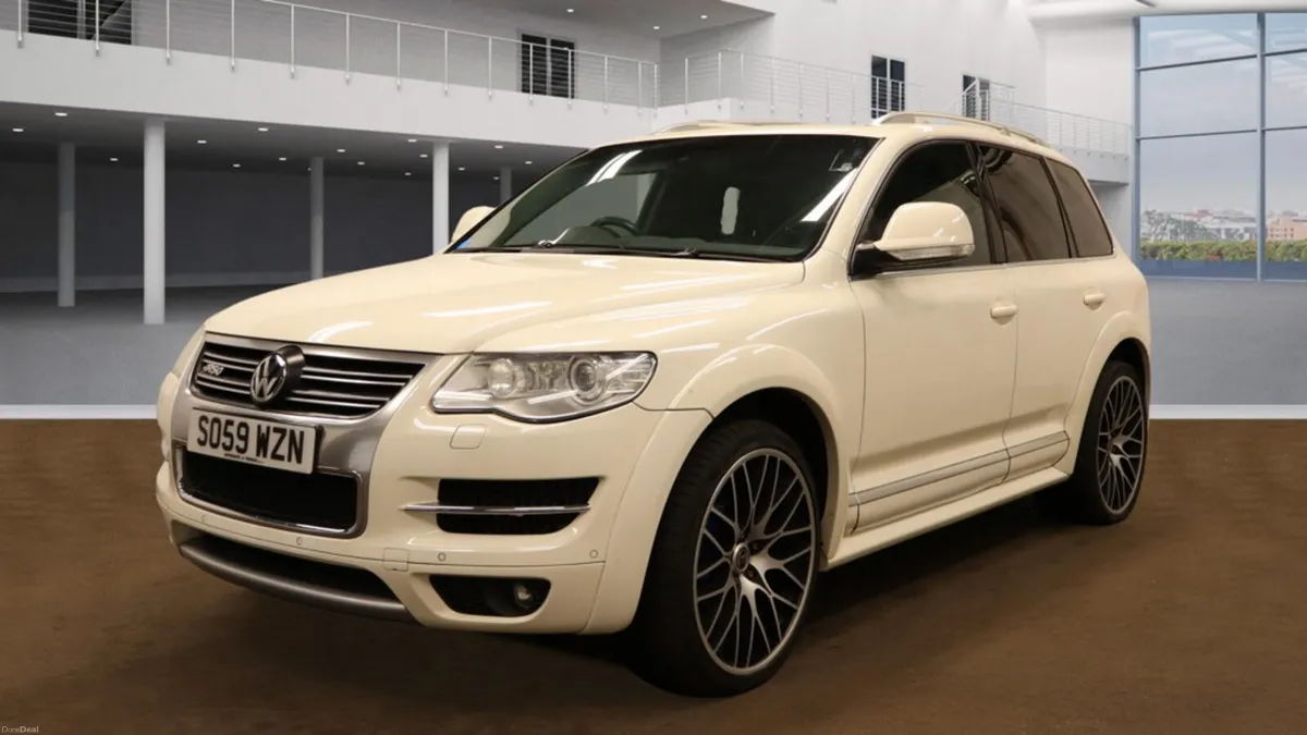Volkswagen Touareg V10 5L Diesel - Image 2