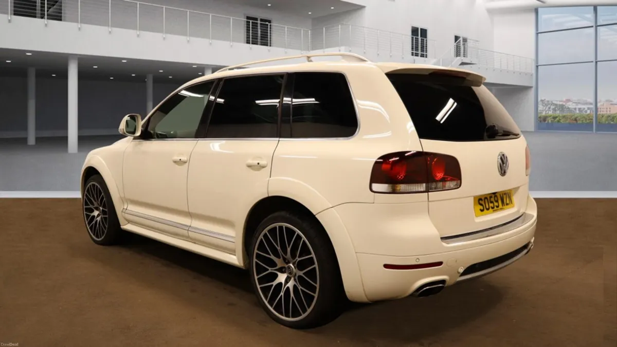 Volkswagen Touareg V10 5L Diesel - Image 3