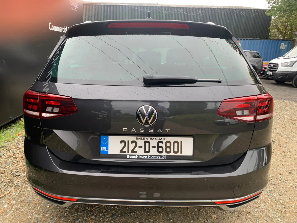 VOLKSWAGEN PASSAT 2.0 TDI ELEGANCE DSG ESTATE - Image 4