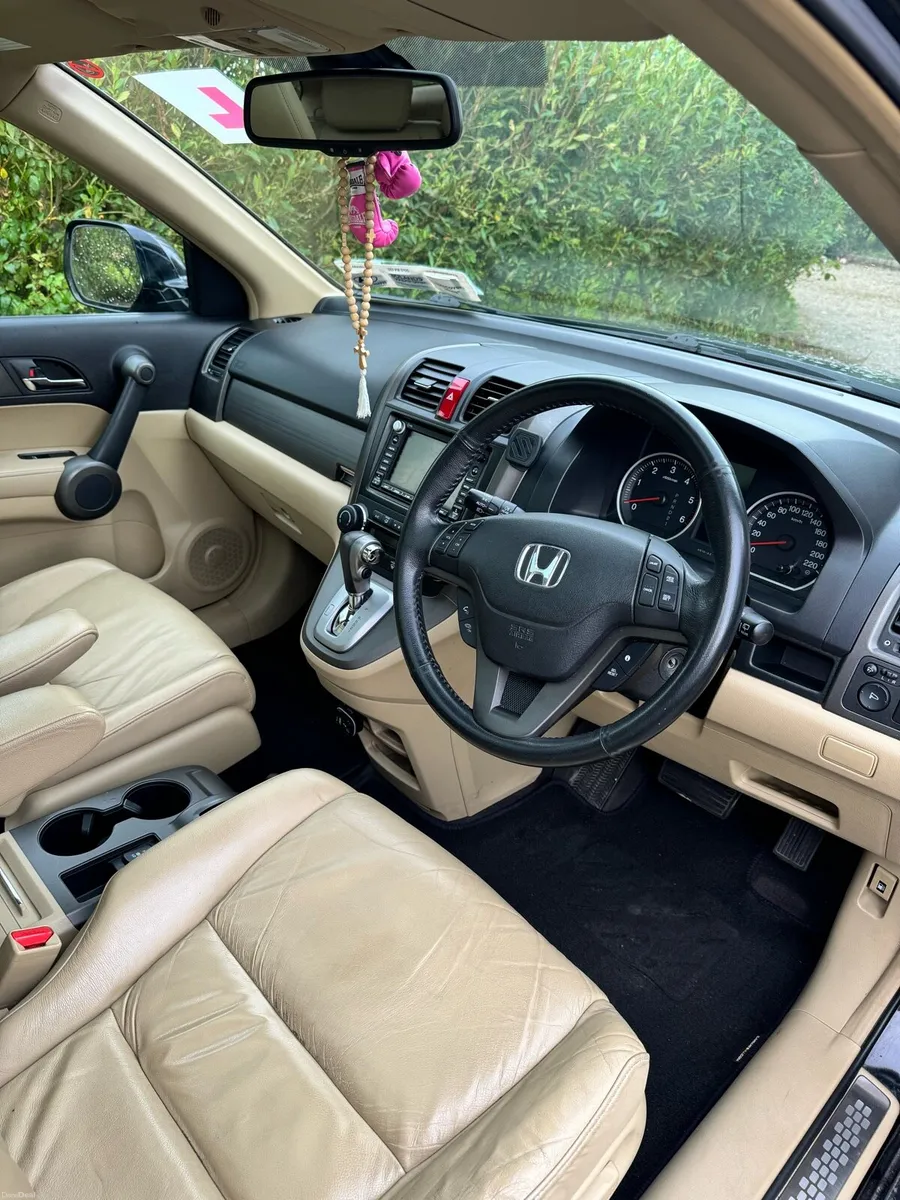Honda CRV Exec (top spec) full service ,NCT nev - Image 4