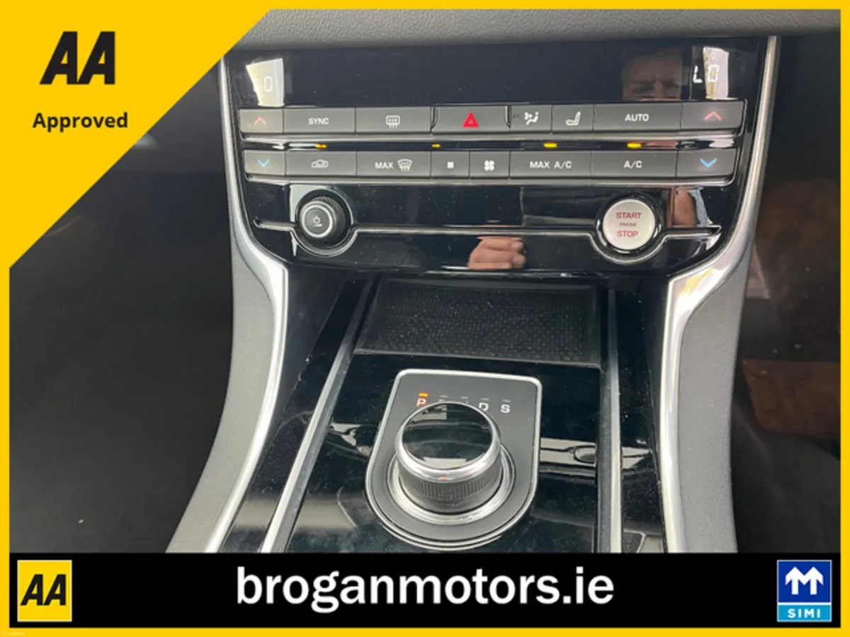 Jaguar XF 2017 2.0 D Automatic - Image 4