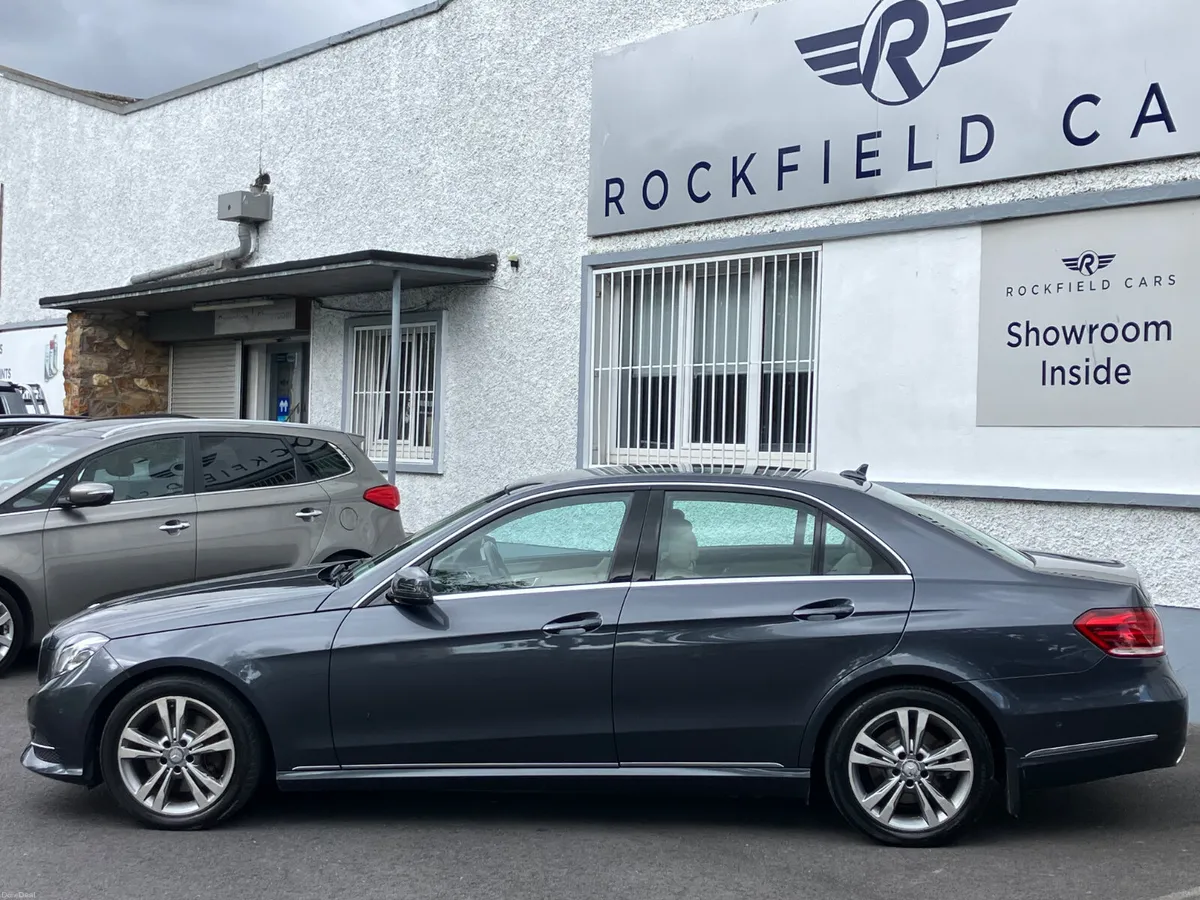 E300 HYBRID - AVANTGARDE - AUTO-LOW KMS-BLUETOOTH - Image 2