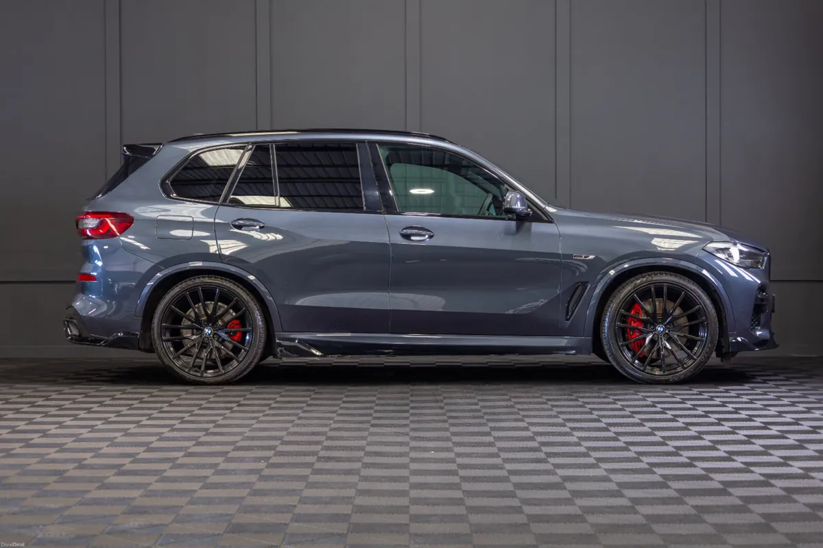 2022 BMW X5 X-Drive 45e M-Sport - Image 2