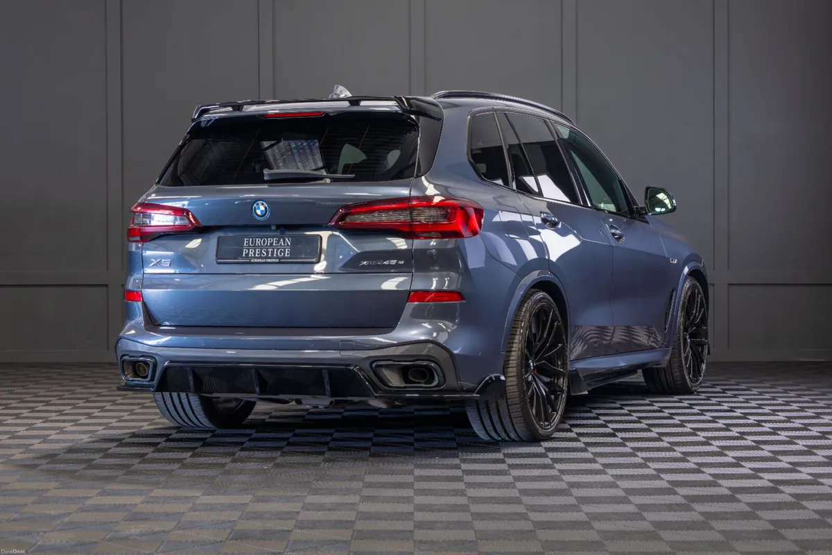 2022 BMW X5 X-Drive 45e M-Sport - Image 3
