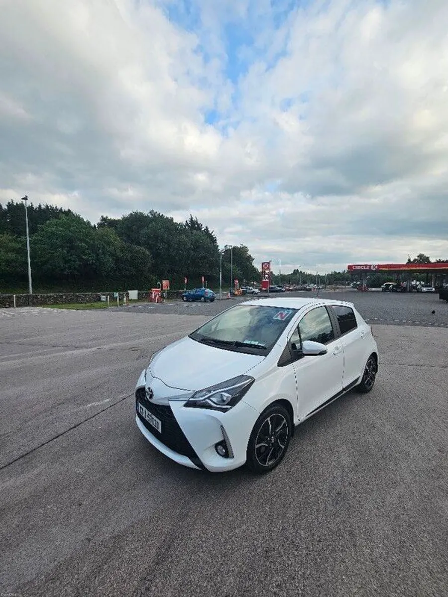 2017 Toyota Yaris - Image 1