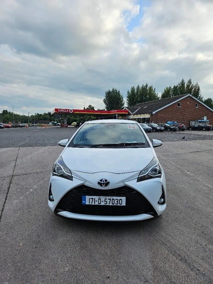 2017 Toyota Yaris - Image 2