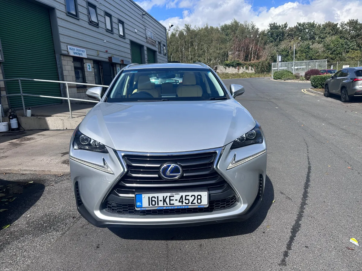 Lexus NX300H 2.5 Hybrid, 2016 - Image 4