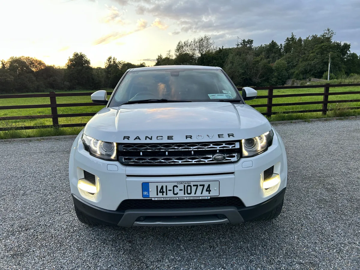 Range Rover Evoque 2.2 TD4 - Image 2