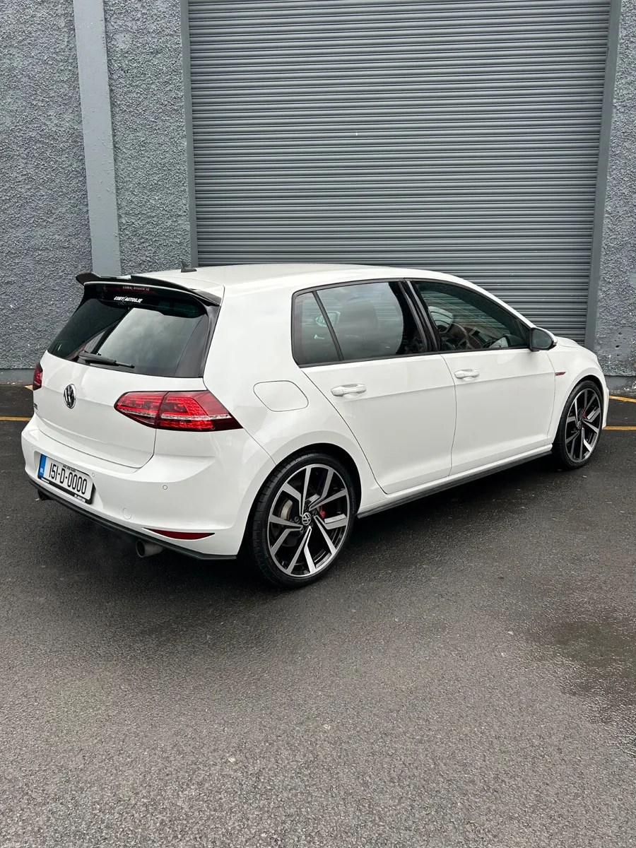 Volkswagen Golf GTI Pearl White - Image 3