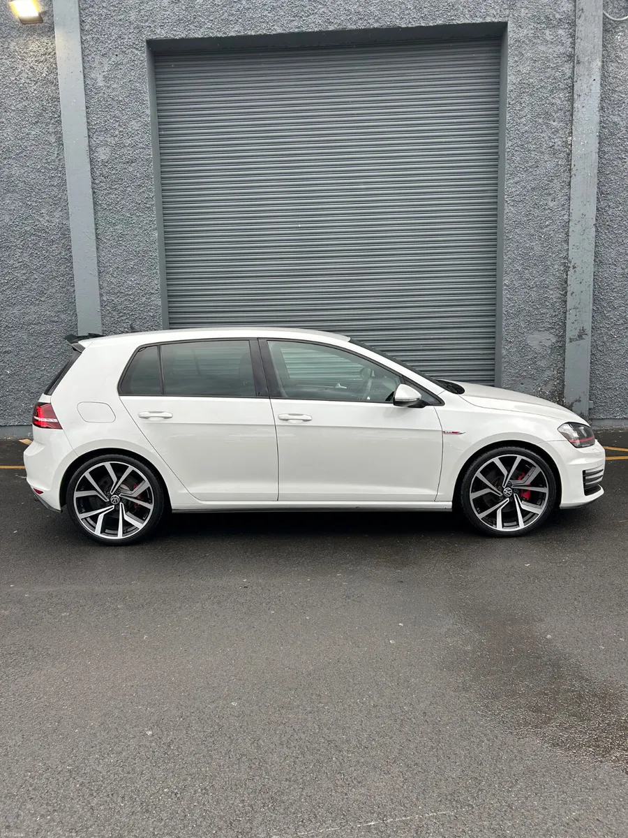 Volkswagen Golf GTI Pearl White - Image 2