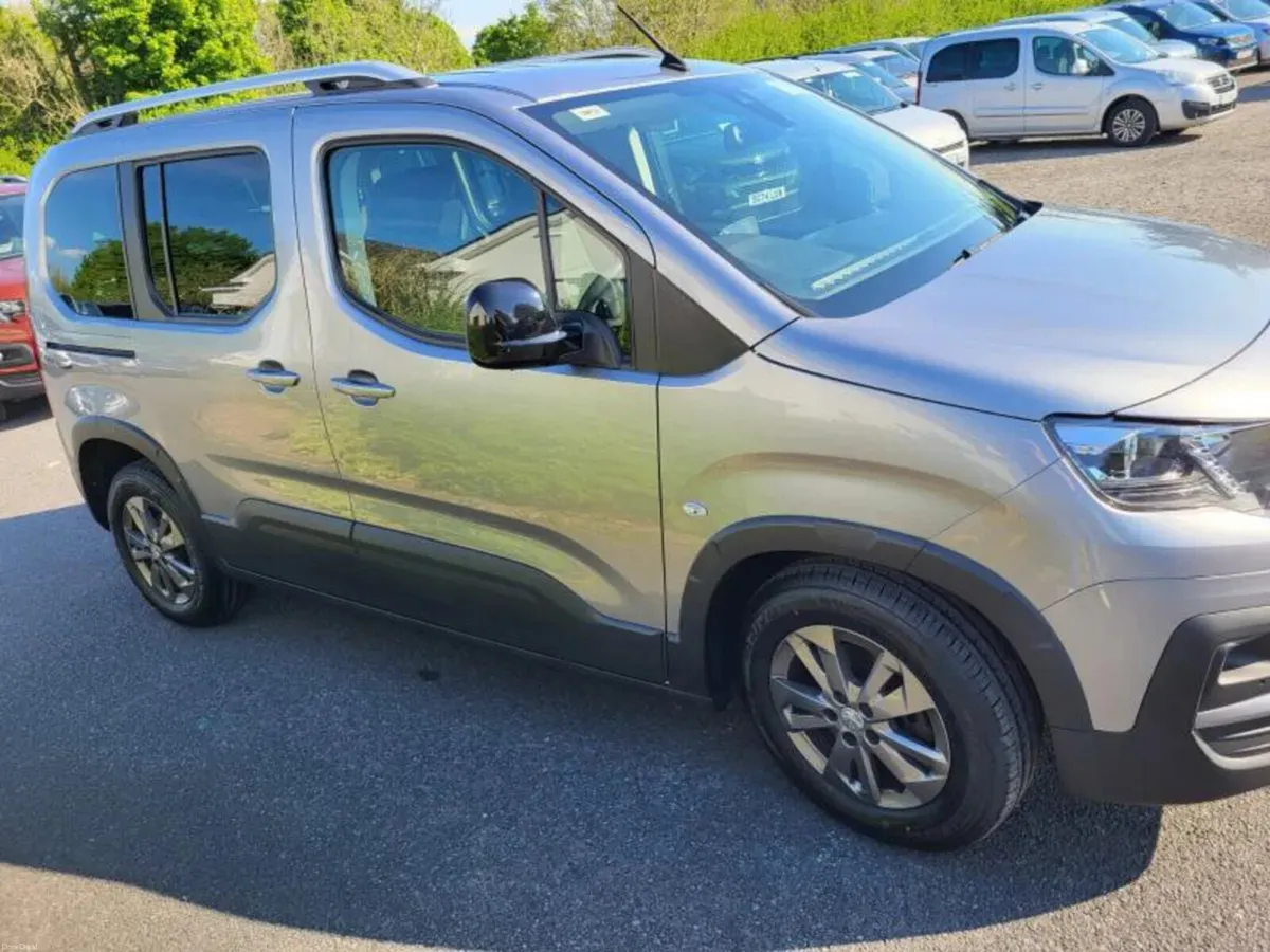 Wheelchair Accessible 2022 Peugeot Rifter - Image 4