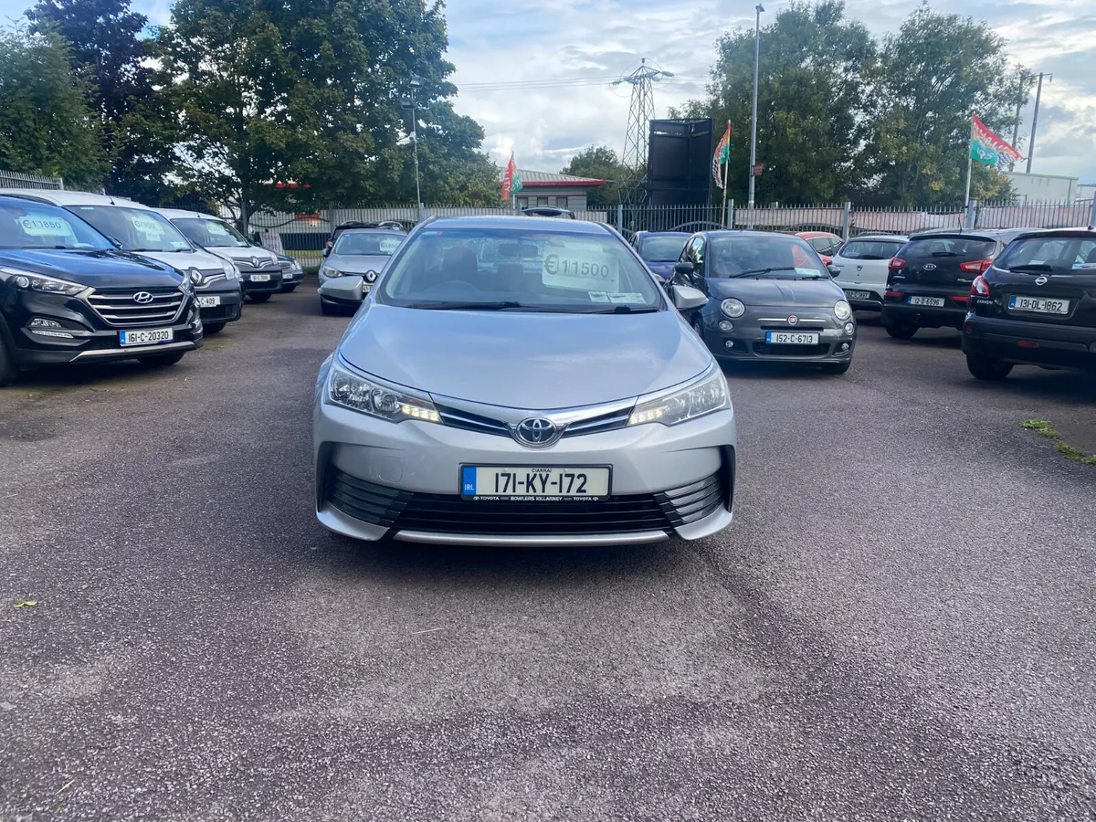 Toyota Corolla 2017 - Image 2