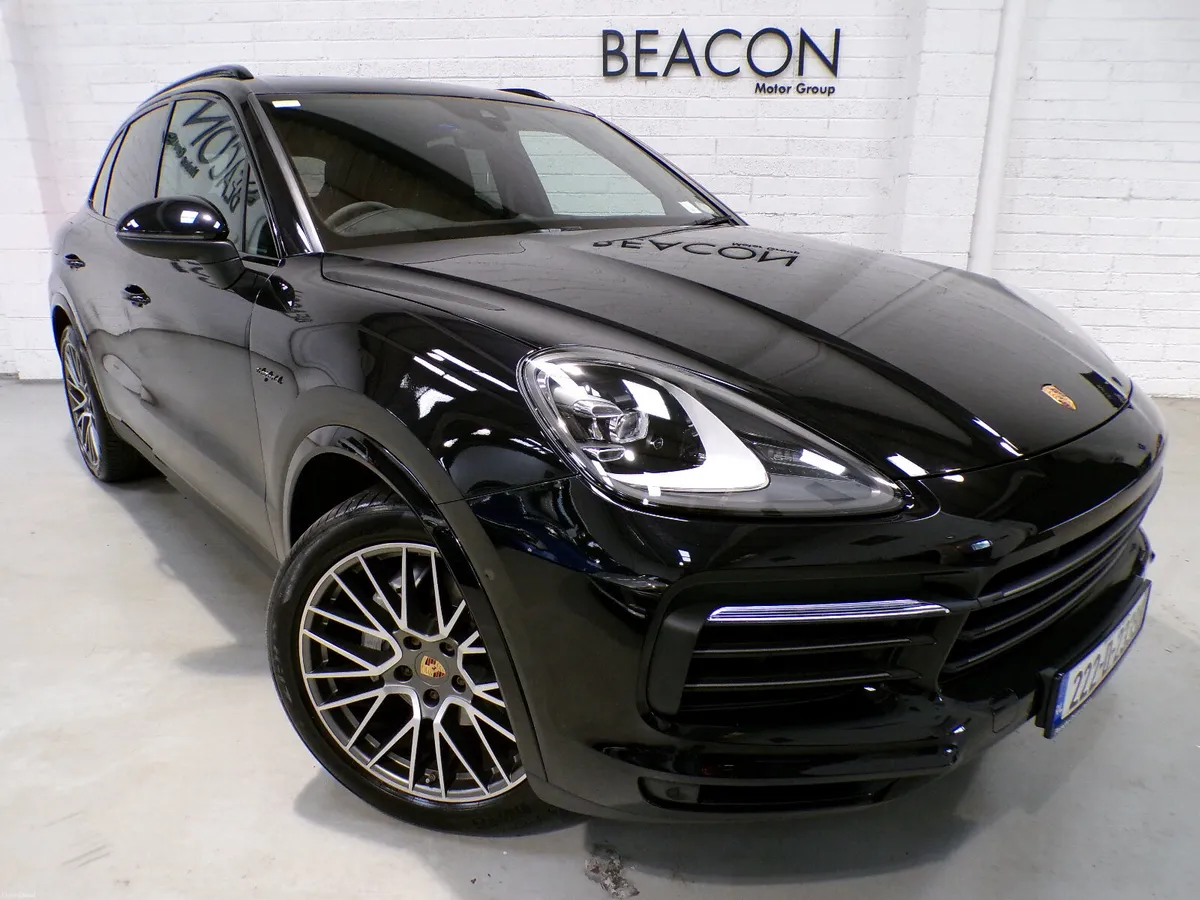 2022 PORSCHE CAYENNE 3.0 V6 PLATINUM ED EHY E-HYBR - Image 2