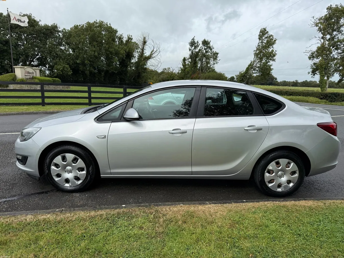 1.4 PETROL TWO OWNERS NCT 06/26 - Image 4