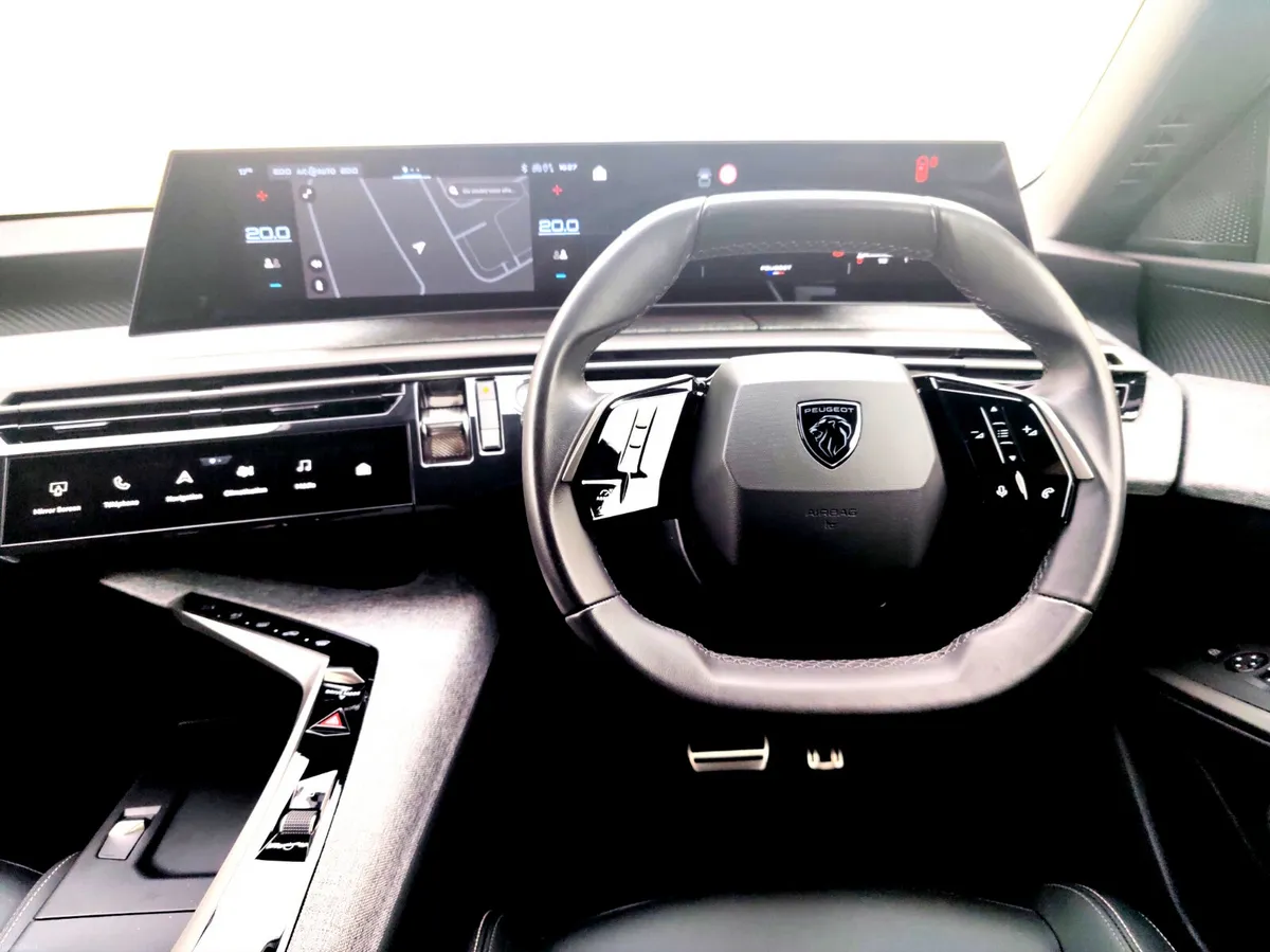Peugeot 3008 Hybrid Allure - Image 4