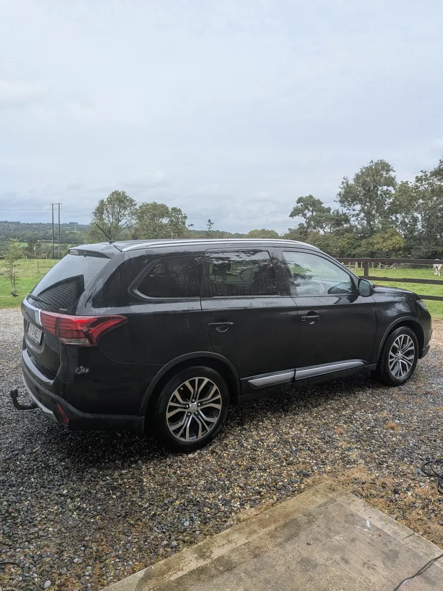 Mitsubishi Outlander 7 seater - Image 2