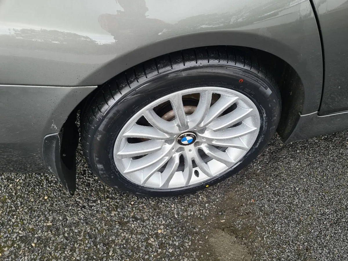 BMW 5-Series 2014 in excellent condition - Image 3
