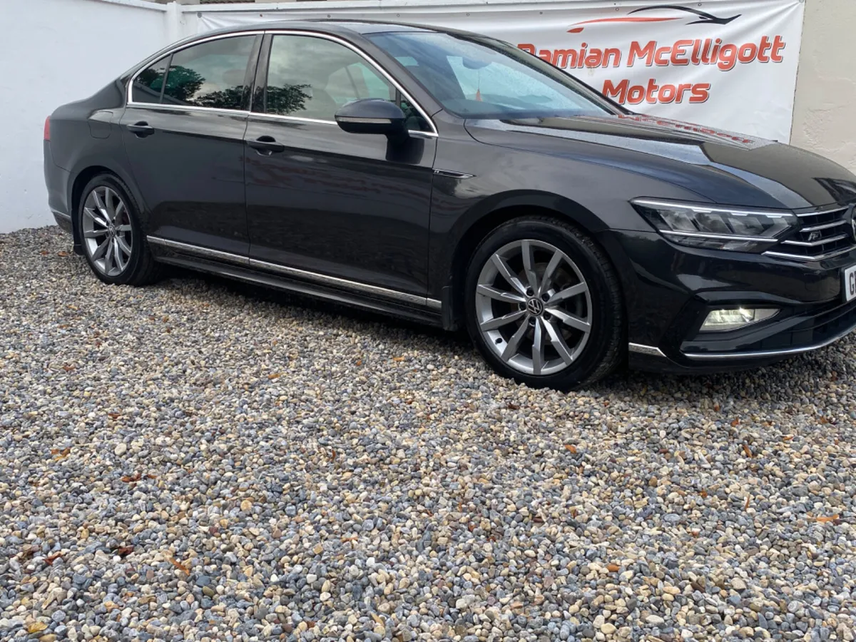 2020 Volkswagen Passat R-Line - Image 3