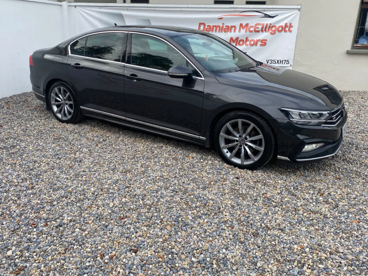 2020 Volkswagen Passat R-Line - Image 2