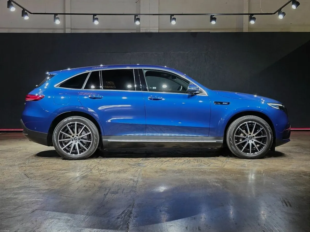 Mercedes-Benz EQC EQC 400 4MATIC AMG LINE - REVERS - Image 3