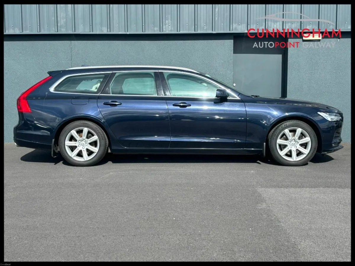 Volvo V90 D4 MOM GT Auto - Image 3