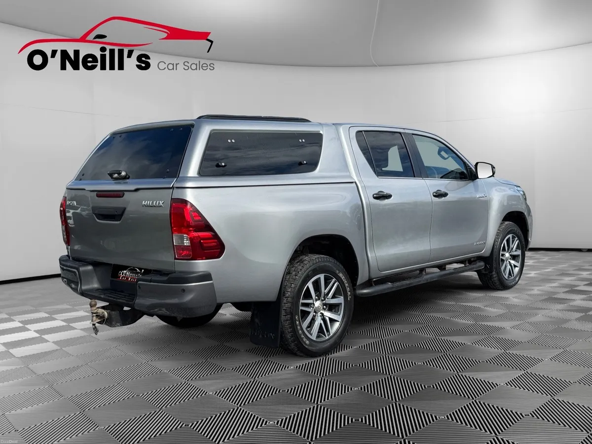 Toyota Hilux 2020 INVINCIBLE X AUTO #271 - Image 3