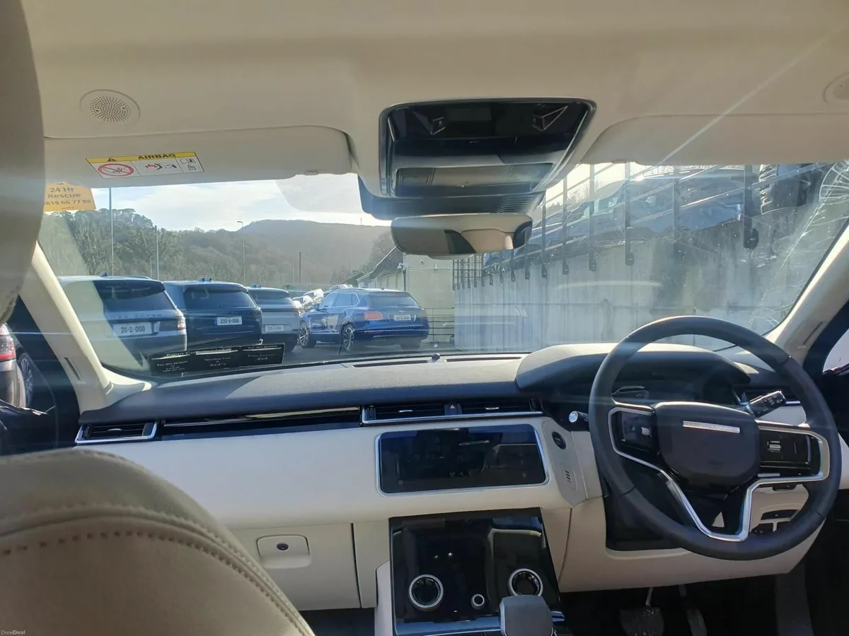 Land Rover Range Rover Velar 2023 - Image 2