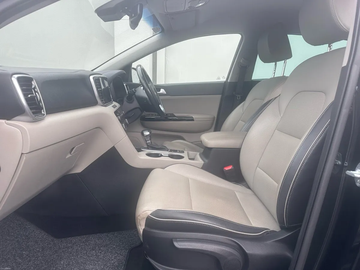 2021 KIA Sportage Auto DCT Special *Black Edition* - Image 3