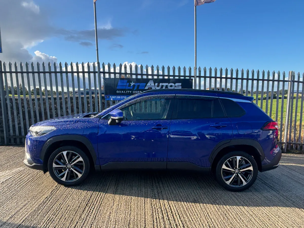 Toyota Corolla Cross Luna Hybrid 2023 - Image 2