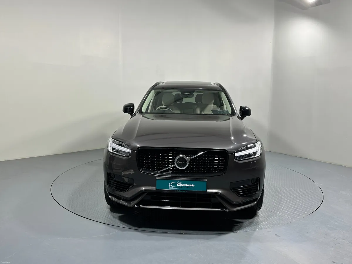 Volvo XC90 Dark Theme AWD 7 Seater 231 - Image 2