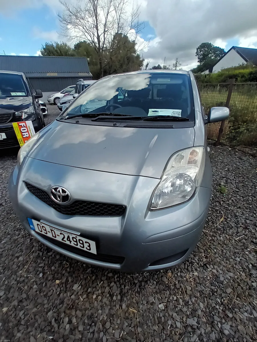 Toyota Yaris 2009 - Image 2